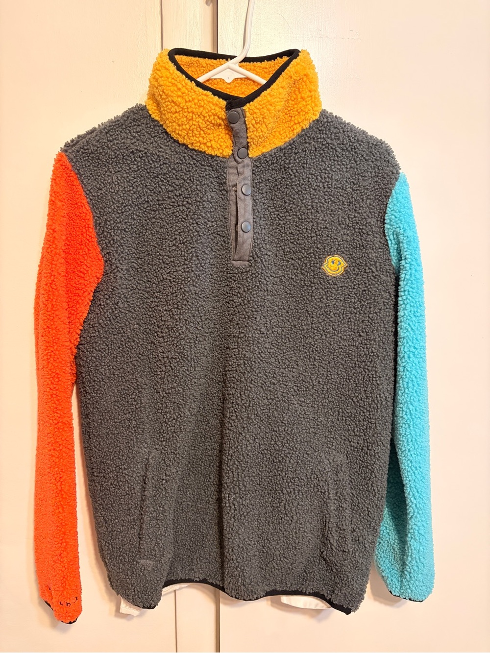 Dutch Bros Sherpa Pullover ☕️💙❤️💛